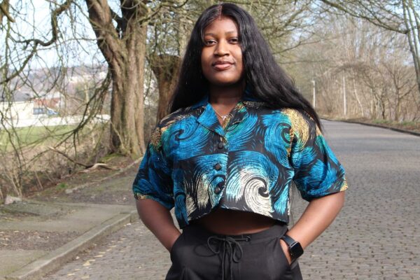 Zuri Button Crop Top - Blue (Complete with pants) - Image 4