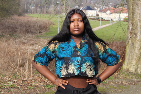 Zuri Button Crop Top - Blue (Complete with pants) - Image 3